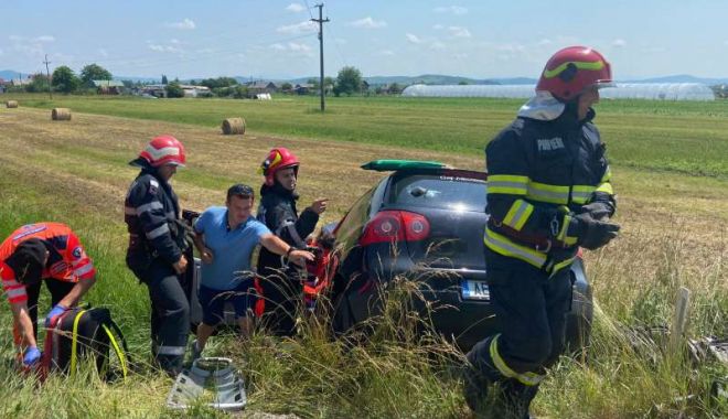 Accident cu cinci răniţi pe DN17D; două autoturisme conduse de şoferiţe s-au ciocnit frontal - ada13iunie20220271-1655120692.jpg