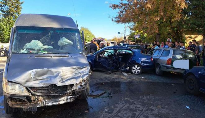Accident rutier cu trei victime, dintre care două încarcerate! - ada27octombrie2022011-1666869833.jpg