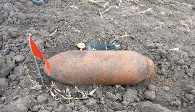 Bombă de aviaţie, găsită pe un teren din localitatea Ripiceni