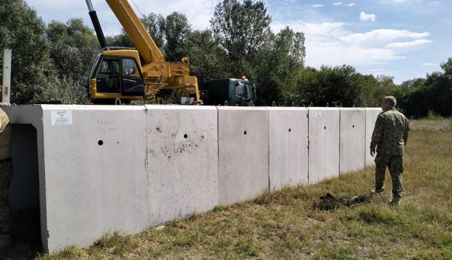 Cum arată adăposturile antiaeriene construite de armată la Plauru. Ciolacu: „Nu sunt foarte aspectuoase, dar a fost o improvizație”