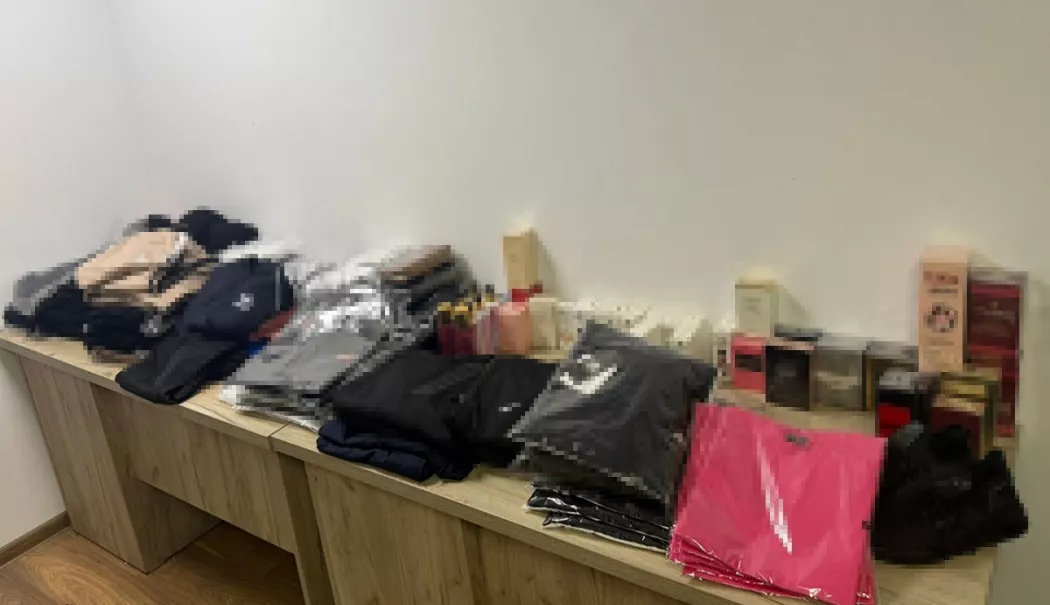 Autocarele din Turcia, la control. Marfă contrafăcută depistată de polițiștii de frontieră - adba374162384b2ebc9f183682ead875-1777459800.webp