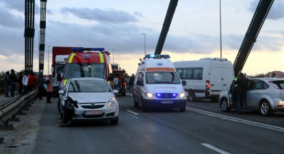 Accident rutier grav pe podul de la Agigea (galerie foto) - add08f927c0dec3bdf1f6d3af8db187e.jpg