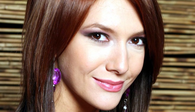 Adela Popescu va cânta alături de DJ Project - adela-1325080985.jpg