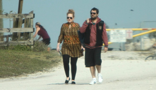 Adele a născut un băiețel - adele-1350806919.jpg
