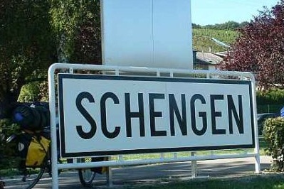 Ambasadorul Irlandei: Unele țări vor dovezi privind progresele României pentru o decizie pe Schengen - aderareschengenromaniaolanda1349-1357488145.jpg