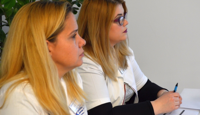 Masteranzii Universității Ovidius studiază noi metode de tratament - aderentamasteranzi-1480935538.jpg