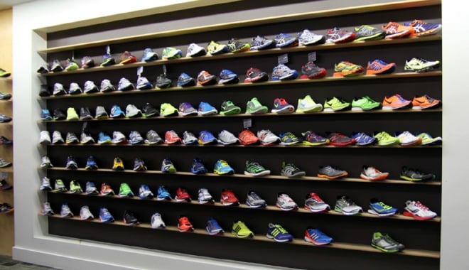 Adidași, în valoare de aproape 80.000 de euro, găsiți în portul Constanța - adidasi-1484848658.jpg