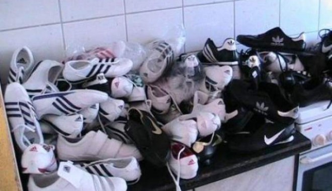 Adidași contrafăcuți, în valoare de 1 milion de euro, reținuți în portul Constanța - adidasicontrafacuti-1328810561.jpg