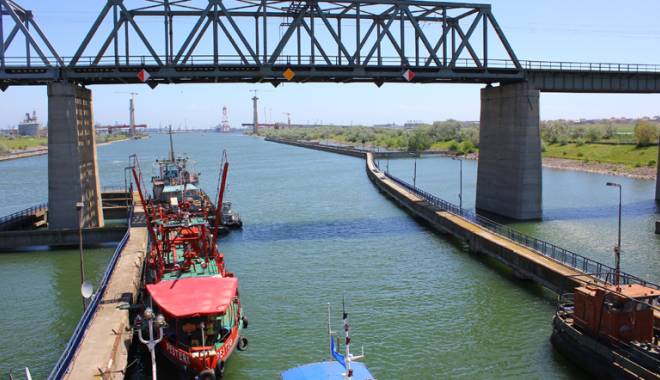 Administrația Canalelor Navigabile vrea să achiziționeze două nave multifuncționale - administratiacanal1-1420733198.jpg