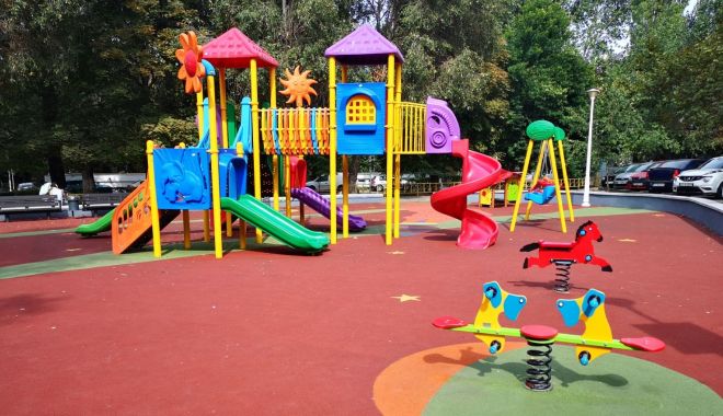Administrația locală continuă modernizarea locurilor de joacă din Constanța - administratialocala-1576186023.jpg
