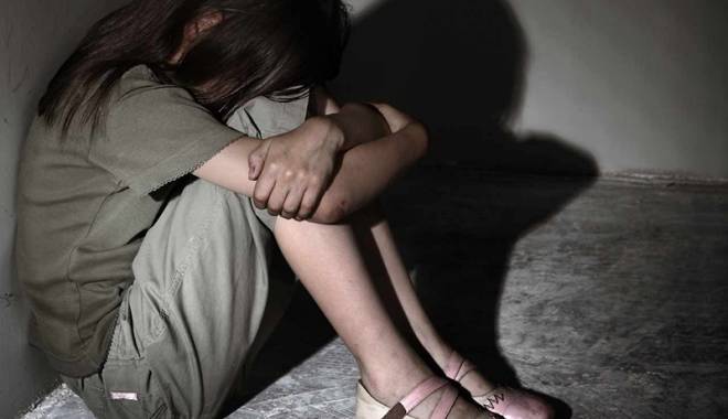 Adolescentă violată și sechestrată de doi indivizi - ado-1438531822.jpg