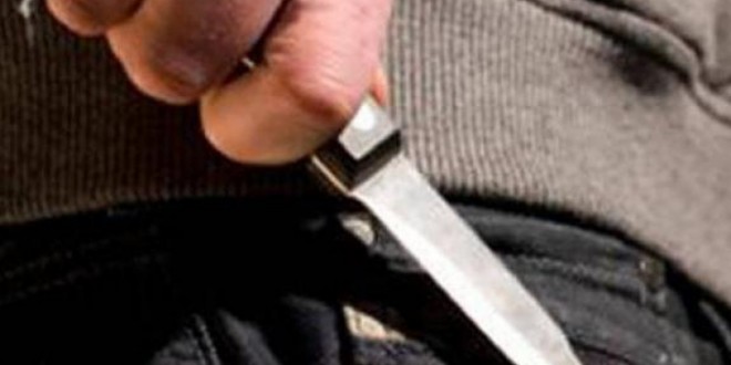 Adolescent înjunghiat în drum spre școală - adolescentinjunghiat-1423488589.jpg