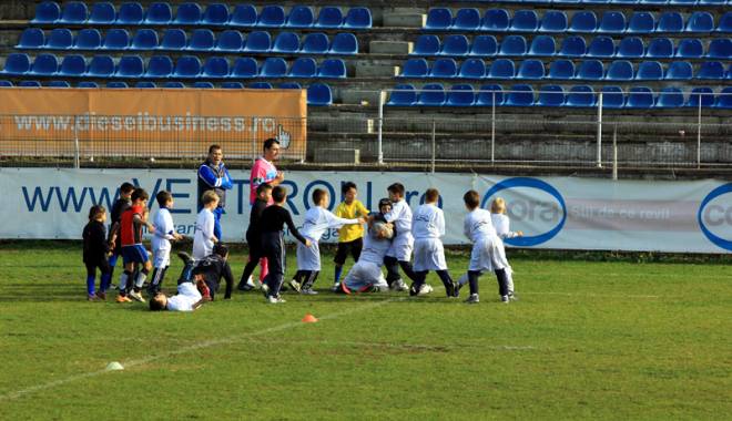 A doua etapă a Cupei Toamnei la  mini-rugby a adunat peste 170 de copii - adouaminirugby3-1447605256.jpg