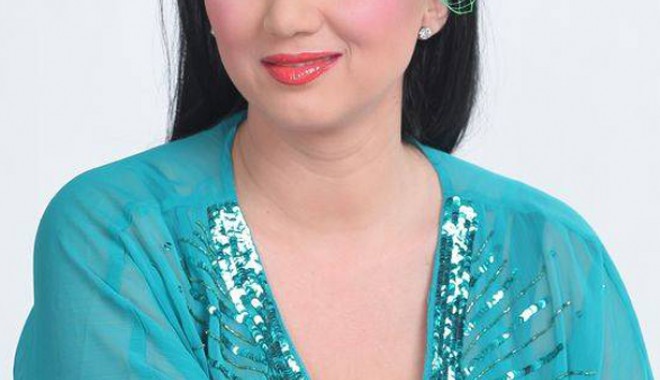 Adriana Bahmuțeanu îi face vizite nocturne lui Prigoană - adrianabahmu-1361369367.jpg
