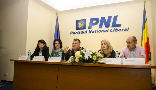 Adriana Câmpeanu rămâne lidera femeilor din PNL Constanța - adrianacampeanuramane-1508684576.jpg