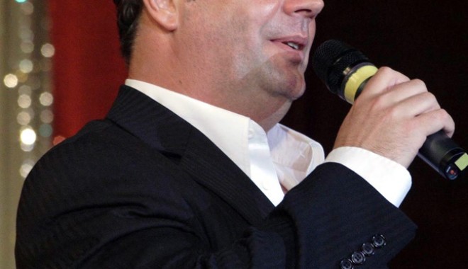 Adrian Enache cere 3.000 de euro pentru o cântare - adrianenache-1339775814.jpg