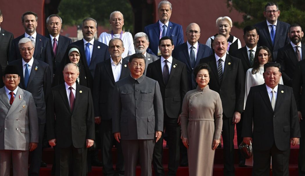 Cine a reprezentat România la uriașa paradă de la Beijing - adriannastasevioricadancilachina-1756881023.jpg