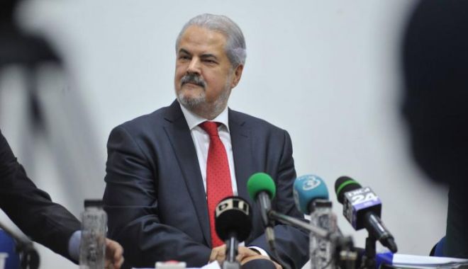 Adrian Năstase îl dă în judecată pe Klaus Iohannis după ce i-a retras decorația - adriannstase-1578056335.jpg