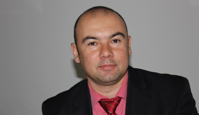 Președinții și locțiitorii BEC, chemați la instruire la Prefectură - adrianoprea-1334929656.jpg
