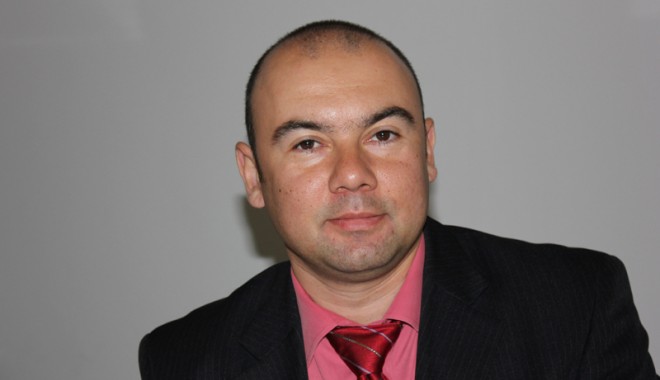 Președinții și locțiitorii BEC, chemați la instruire la Prefectură - adrianoprea-1334949749.jpg