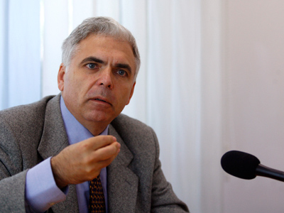 Adrian Severin, audiat, astăzi, la DNA în cazul corupției și traficului de influență - adrianseverin2-1311750822.jpg
