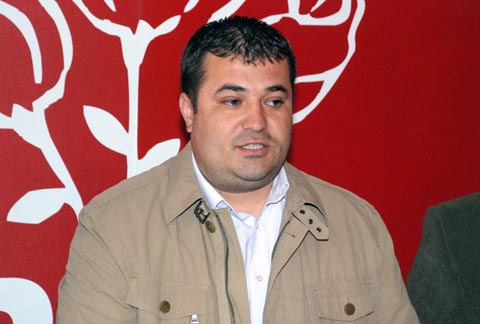 Cine este deputatul care l-a amenințat cu moartea pe premierul Ungureanu - adriansolomonghimpele-1335177010.jpg