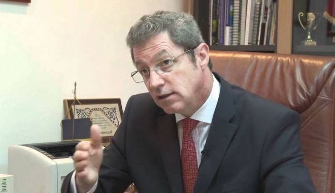 Dr. Adrian Streinu-Cercel: 