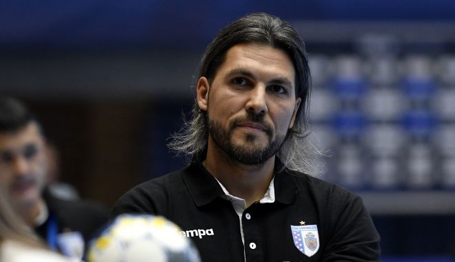 Adrian Vasile, instalat oficial pe banca echipei naţionale de handbal a României - adrianvasileinstalat-1611070743.jpg