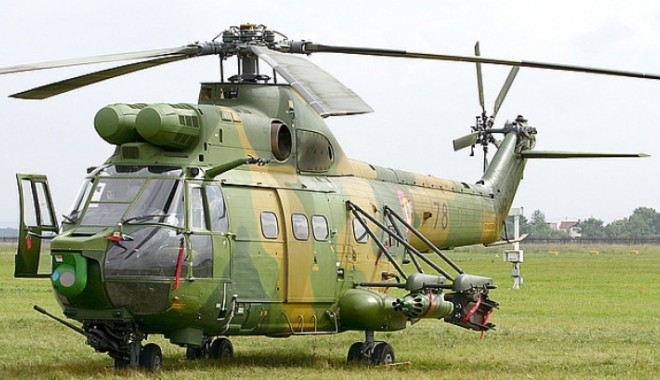 Ceremonii de comemorare a militarilor care și-au pierdut viața în accidentul aviatic - ae-1362732224.jpg