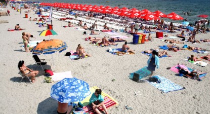 FOTOREPORTAJ / Turiștii vin la mare cu mâncare la pachet și se întorc seara acasă - ae9ea1cc782436132d678ed4d2f416ac.jpg