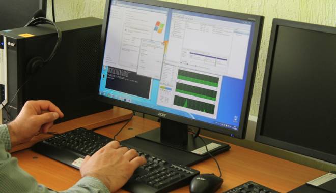 AEP Constanța recrutează 1.200 operatori de calculator în secțiile de votare - aepcautaoperatoricalculatoare-1448381988.jpg