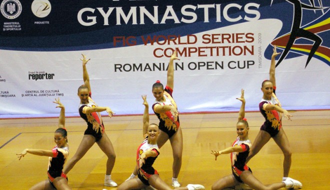 Gimnastică aerobică de clasă, în week-end, la Constanța - aerobic01-1318616070.jpg