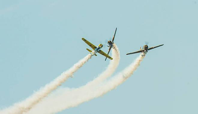 Aeromania, cel mai așteptat spectacol al anului, la Tuzla - aeromania-1429024086.jpg