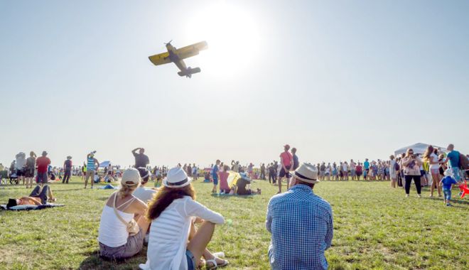 Aeromania 2018: trei zile de adrenalină, spectacole și acrobații - aeromania-1529506207.jpg