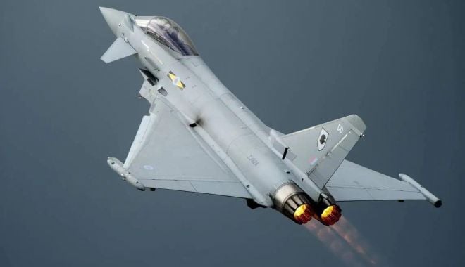 Aeronave Eurofighter Typhoon au aterizat la Mihail Kogălniceanu - aeronave-1619107514.jpg