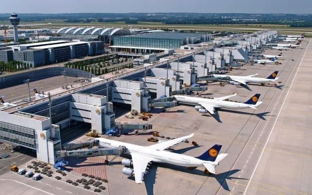 Aeroportul din Munchen, închis după ce în apropiere au fost observate drone