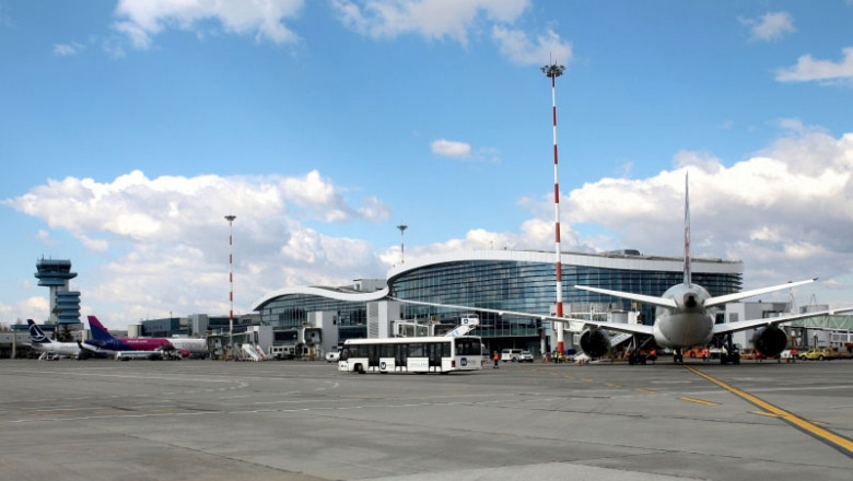 Ce a povestit o pasageră dintr-un avion care a aterizat de urgență pe Aeroportul Otopeni