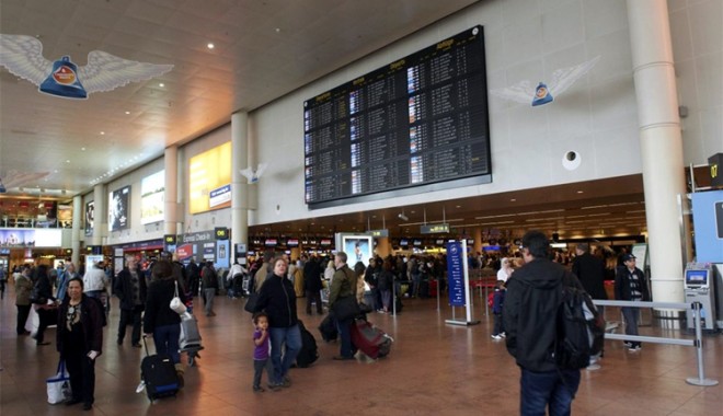 Câți români și-au petrecut concediul anul trecut în străinătate - aeroport1368446041-1369833340.jpg