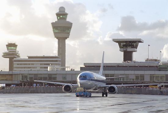 Explozie pe aeroport! Cinci avioane avariate - aeroportistanbul-1451207052.jpg