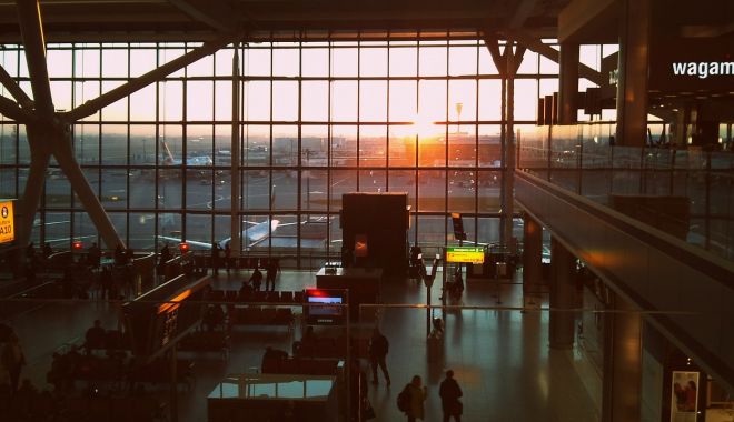 MAE: Atenționare de călătorie pentru Marea Britanie. Aeroportul Gatwick paralizat de greve