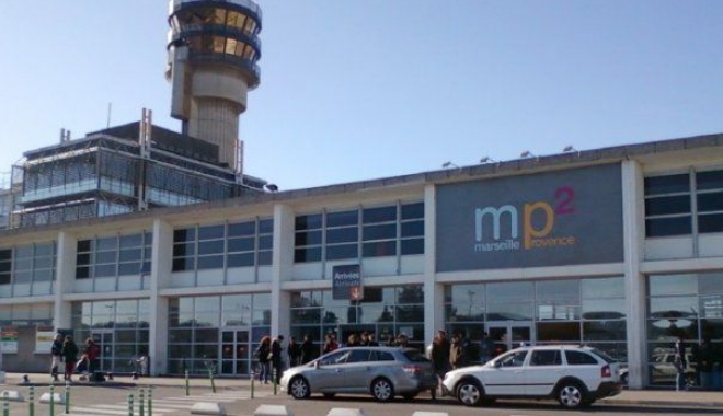 Alertă cu bombă în MARSILIA. Aeroport EVACUAT de urgență - aeroportmarseille07415600465x390-1467718238.jpg