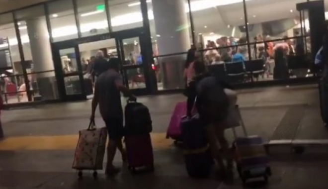 Focuri de armă pe aeroport! Sute de pasageri, evacuați - aeroportsuaevacuare102983900-1472456464.jpg