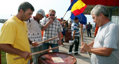 Salvatorii din portul Constanța amenință cu boicotarea exercițiului internațional RODELTA 2009 - af2709fa48f16a67ba208cbd9a755b57.jpg