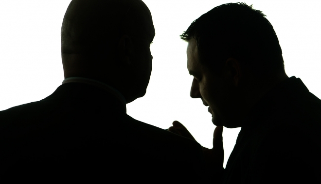 SIE recrutează viitori spioni prin intermediul blogurilor - afacerispionprocurori-1489735746.jpg