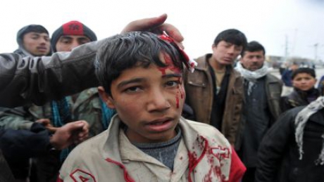 EXPLOZII și ATACURI armate în Kabul. Talibanii vor să pătrundă în sediul Parlamentului - afg36876600-1334489206.jpg