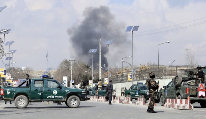 Afganistan: Cel puțin opt morți într-un atentat sinucigaș - afganistanatentatsinucigas-1528117913.jpg