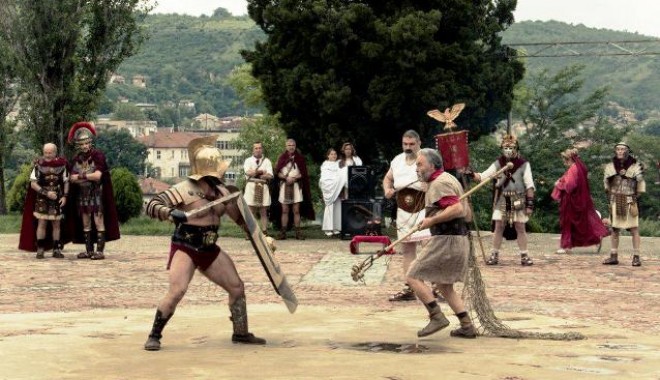 Distracția continuă pe litoral și week-endul acesta! - afis20festivalul20antic20tomis20-1345186092.jpg