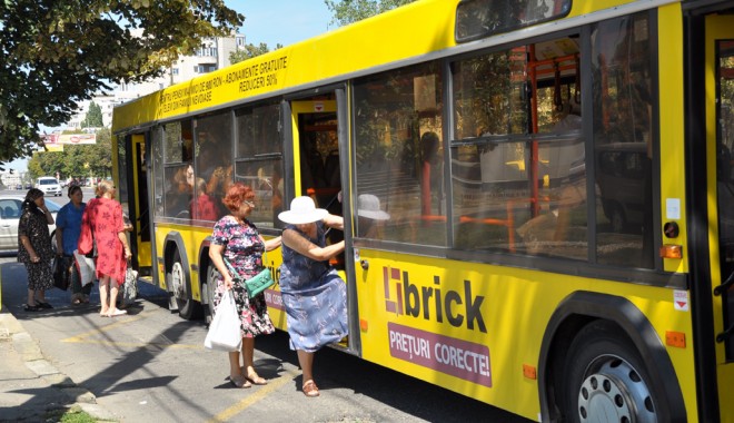 Prins între ușile autobuzului - afostprinsintreusileautob-1401029738.jpg
