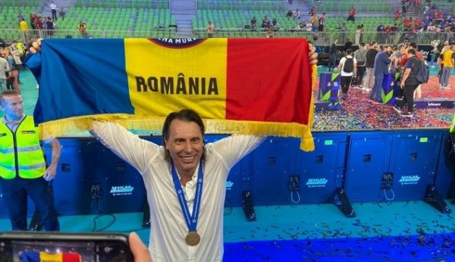 Gianni Crețu, câștigătorul Ligii Campionilor la volei, i-a convins pe străini să mănânce sarmale și cozonac de Crăciun - ag-1671892396.jpg
