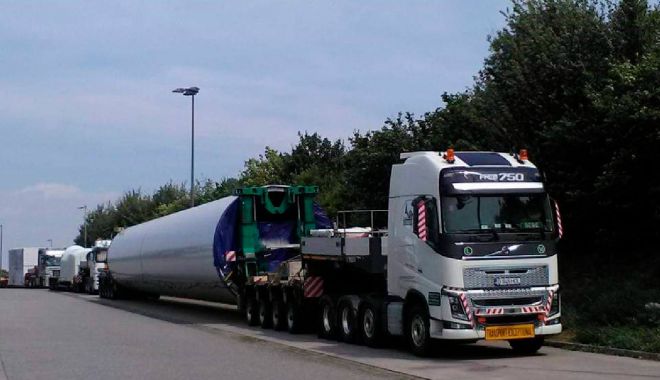 Cinci transporturi agabaritice vor fi efectuate în această seară